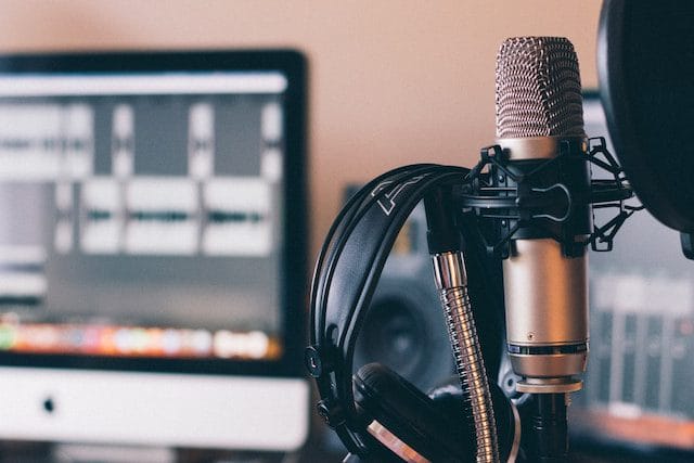 How To Create A Podcast In 10 Easy Steps
